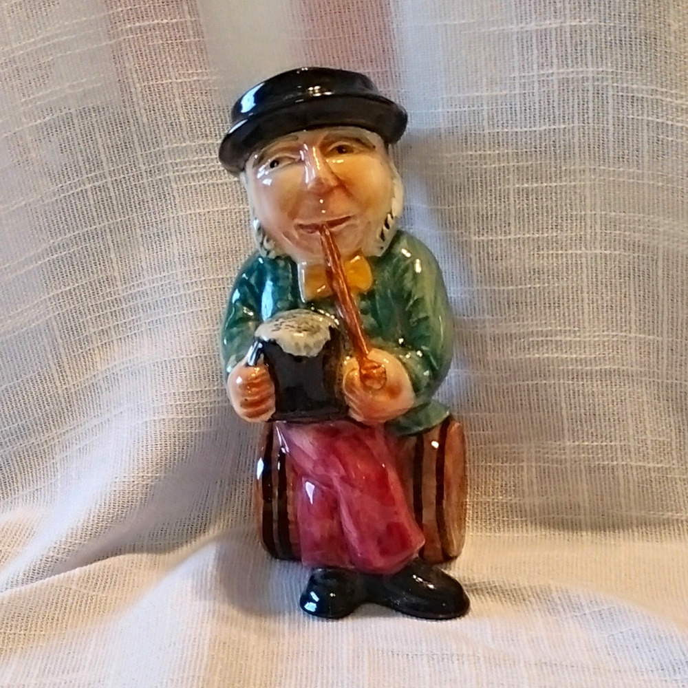 S. Smith England Nut Brown Ale Character Jug 1/2 pt Ceramic Multicolor England